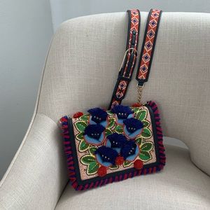 LIKE NEW Tory Burch crossbody bag